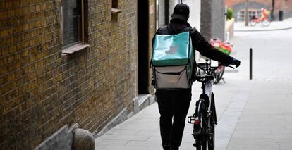 Un repartidor de Deliveroo en Londres.
