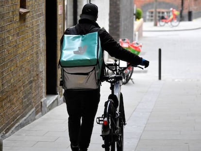 Un repartidor de Deliveroo en Londres.