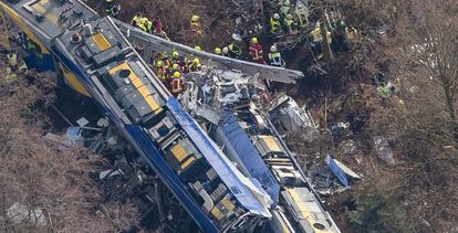 Los dos trenes siniestrados cerca de Bad Aibling, Baviera.