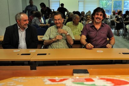 Rafa Larreina, Manuel Ibarrondo y Pello Urizar, de izquierda a derecha.