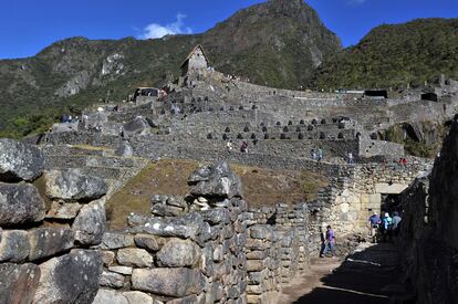 Aunque la construcción se inició, según las dataciones de carbono 14, hacia 1430 -unos 100 años antes de la llegada de los conquistadores españoles-, cuando fue abandonada aún continuaban los trabajos, como muestran la presencia de muros en proceso de pulido y rampas para el transporte de piedras aún por cortar.