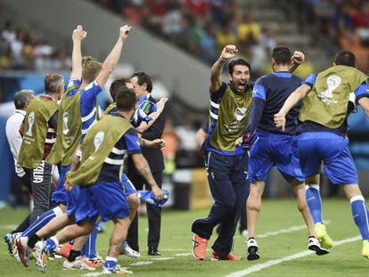 Los jugadores de Italia celebran la victoria ante Inglaterra 