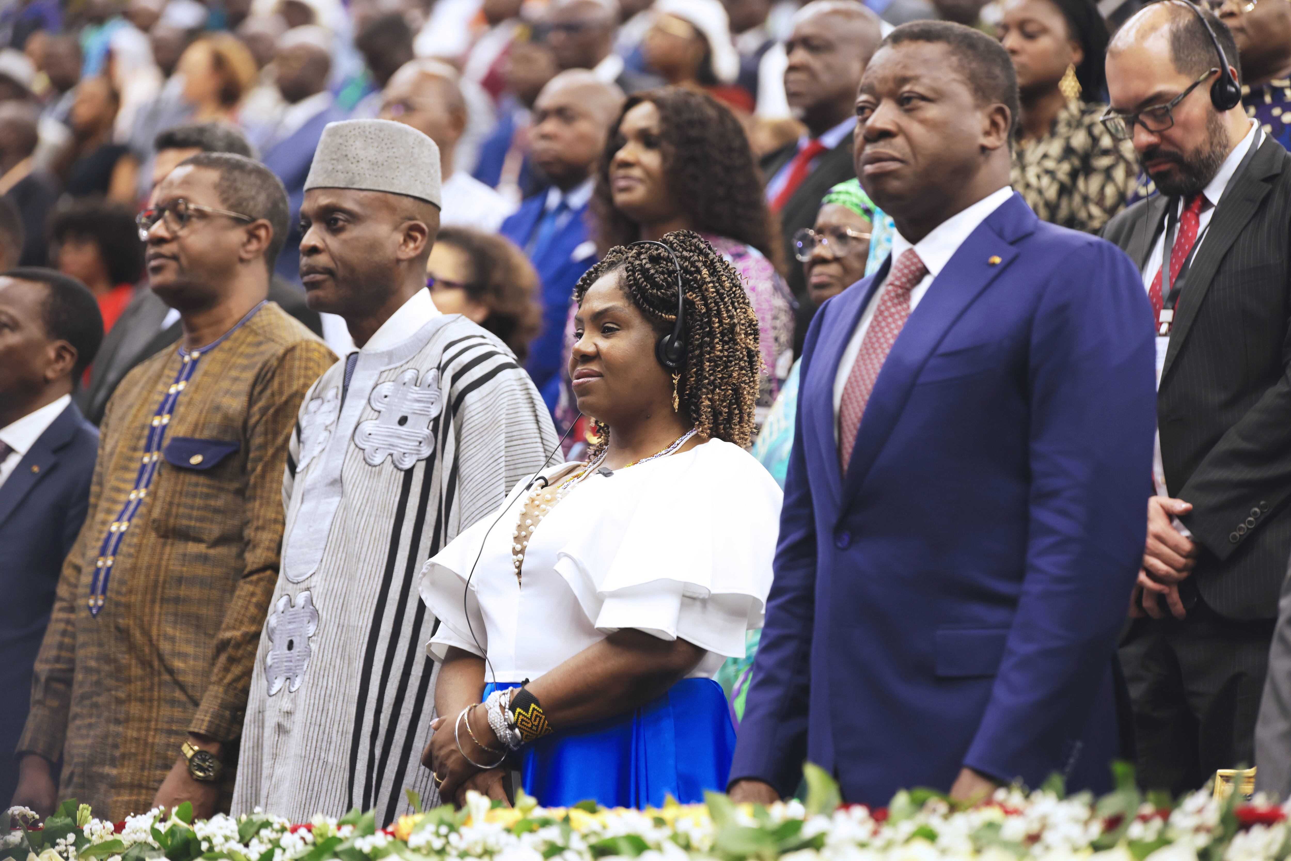 De la necroeconomía a la bioeconomía