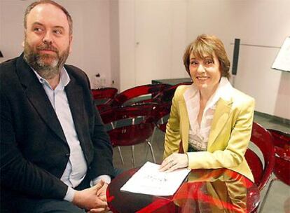 Eduardo López Banzo y María Bayo, ayer, en la presentación de la grabación de <b><i>Rodrigo</b></i> en Bilbao.