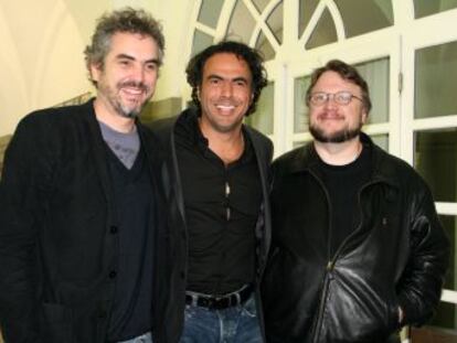 Los directores mexicanos Guillermo del Toro, Alejandro González Iñárritu y Alfonso Cuarón, cuates desde hace décadas, forman el trío de mayor éxito de la cinematografía mundial