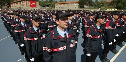 Entrega de despachos de los agentes de la X promoci&oacute;n de la Bescam en la Academia de Polic&iacute;a, en mayo de 2007.