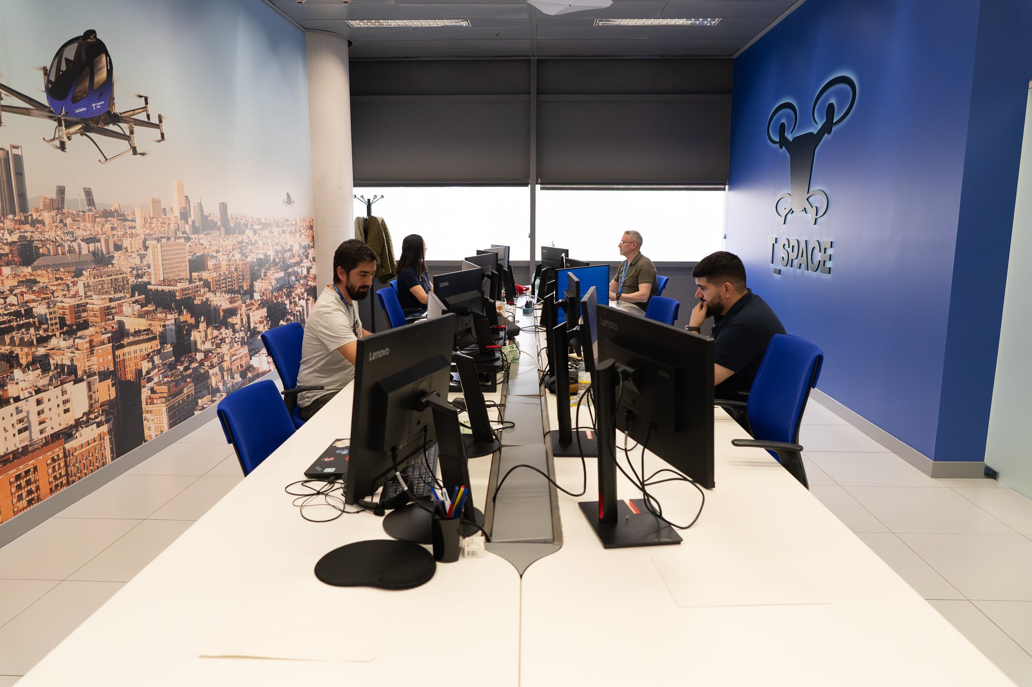 Telefónica lanza el primer servicio comercial de drones con pilotaje remoto 