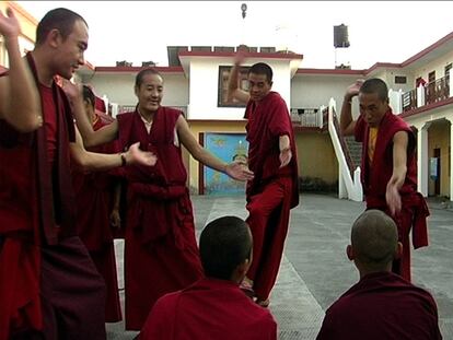Monjes budistas en el documental <i>Blow Horn.</i>