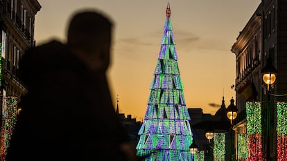 Luces de Navidad, en el centro de Madrid este miércoles.