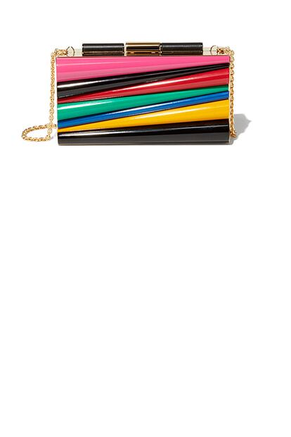 Sara Battaglia, diseñadora y hermanísima de Giovanna Battaglia, firma esta colorida colaboración de bolsos junto a Salvatore Ferragamo. Este clutch es nuestro favorito (c.p.v.)