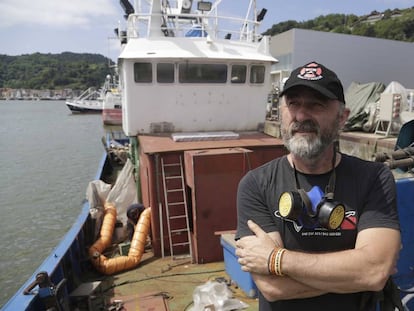 Íñigo Gutiérrez, representante de salvamento Marítimo Humanitario, a bordo del barco de rescate 'Aita Mari'.