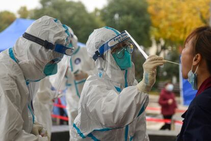 Pruebas de coronavirus en la ciudad china de Yuyao, en la provincia de Zhejiang.