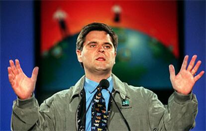 Steve Case, dimitido presidente de AOL.