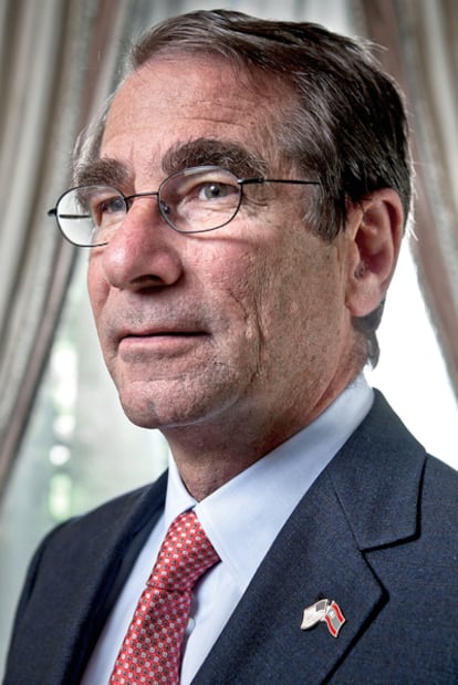 Alan Solomont, the US ambassador to Spain.