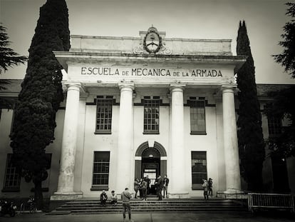 Fachada de la antigua Escuela de Mecánica de la Armada