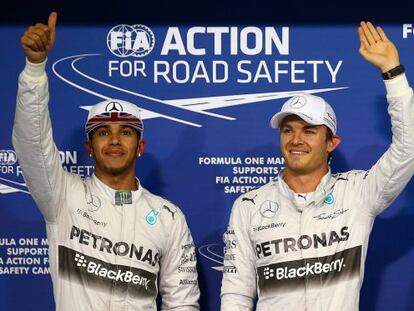 Hamilton y Rosberg, tras la cronometrada de este sábado en Abu Dabi. 