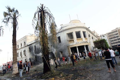 Resultado de la explosi&oacute;n en el Ministerio de Exteriores en Bengasi.