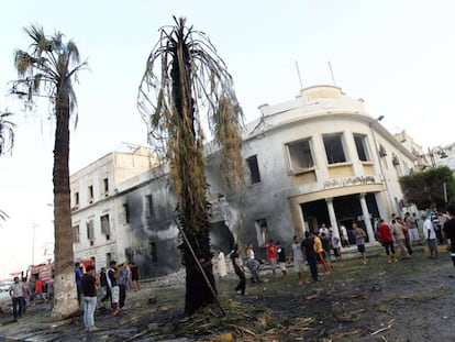 Resultado de la explosi&oacute;n en el Ministerio de Exteriores en Bengasi.