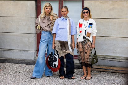 Influencers con chanclas durante Copenhague Fashion Week.