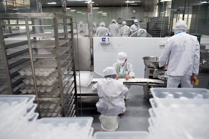 Líneas de producción y de empaquetado de las empanadillas congeladas de Haisu.