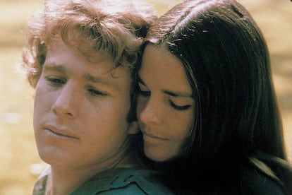 Ali MacGraw y Ryan O'Neil en 'Love Story'.