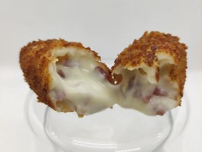 Croqueta de jamón de Pedro Trujillo, del restaurante Los Trujis, en Malpica de Tajo (Toledo). Imagen proporciona por el local.