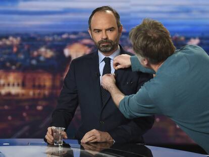 El primer ministro francés, Édouard Philippe, antes de su entrevista en la cadena TF1