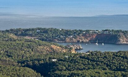 Paisaje visto desde lo alto de Sa Talaia, el punto más alto de Ibiza.