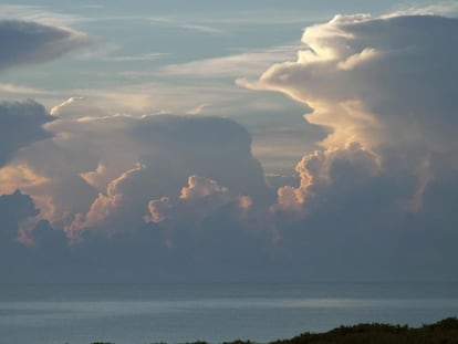 Un cielo con nubes, en cabo Cañaveral (EE UU).