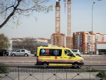 Una ambulancia del SUMMA en Madrid