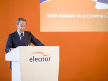 Fernando Azaola, presidente de Elecnor, durante la junta de la compa&ntilde;&iacute;a.