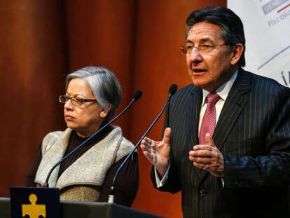 La vicefiscal colombiana, María Paulina Riveros y el fiscal, Nestor Humberto Martínez.