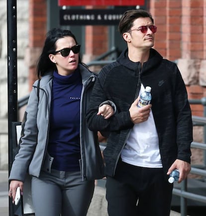 <p>Katy Perry y Orlando Bloom estuvieron juntos algo más de un año, pero lo que ambos han dejado claro tras su ruptura es que el hecho de que su relación no haya funcionado no significa que tengan que desaparecer el uno de la vida del otro ni hablar mal. </p> <br> <p> <p>“Somos amigos, está bien”, dijo el actor en una entrevista. “¿Qué tal una nueva manera de pensar en 2017? Puedes ser amigo y querer a tu expareja. Nadie es víctima ni villano”, escribió por su parte la cantante en su cuenta de Twitter poco después de conocerse la ruptura el pasado marzo. </p> <br> <p>