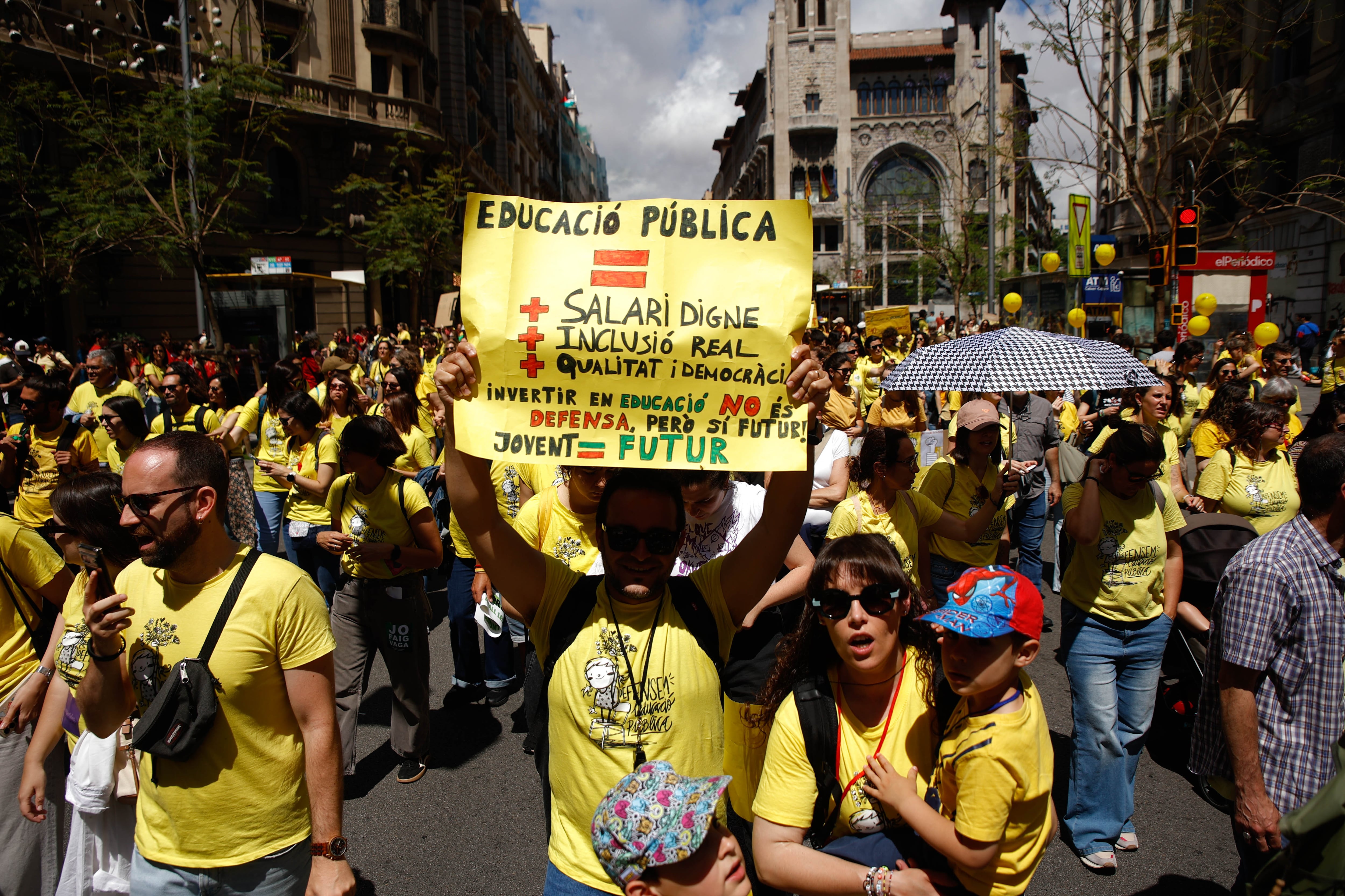 Manifestación de profesores en Barcelona, que reunió a 26.000 personas el martes. 