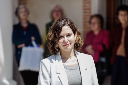 La presidenta de la Comunidad de Madrid, Isabel Díaz Ayuso, en la inauguración del nuevo edificio del Ayuntamiento de Tielmes (Madrid), este martes.