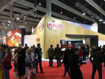 Expositor de El Pozo en una de las últimas ediciones de la feria Alimentaria. 