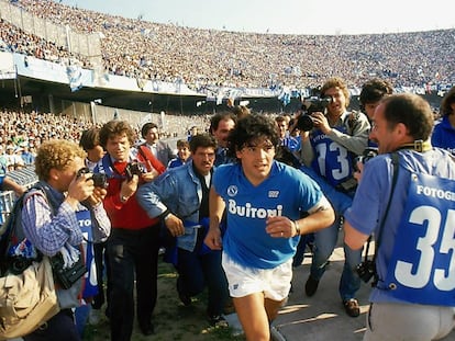 Maradona, durante sua etapa no Napoli, em uma fotografia do documentário.