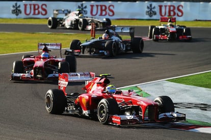 Felipe Massa y Fernando Alonso durante la carrera