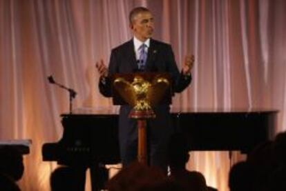 El presidente de los Estados Unidos Barack Obama pronuncia un discurso el martes 5 de agosto de 2014, durante una cena con ocasi&oacute;n de la Cumbre de L&iacute;deres Africanos en el Ala Sur de la Casa Blanca en Washington (EE UU). 