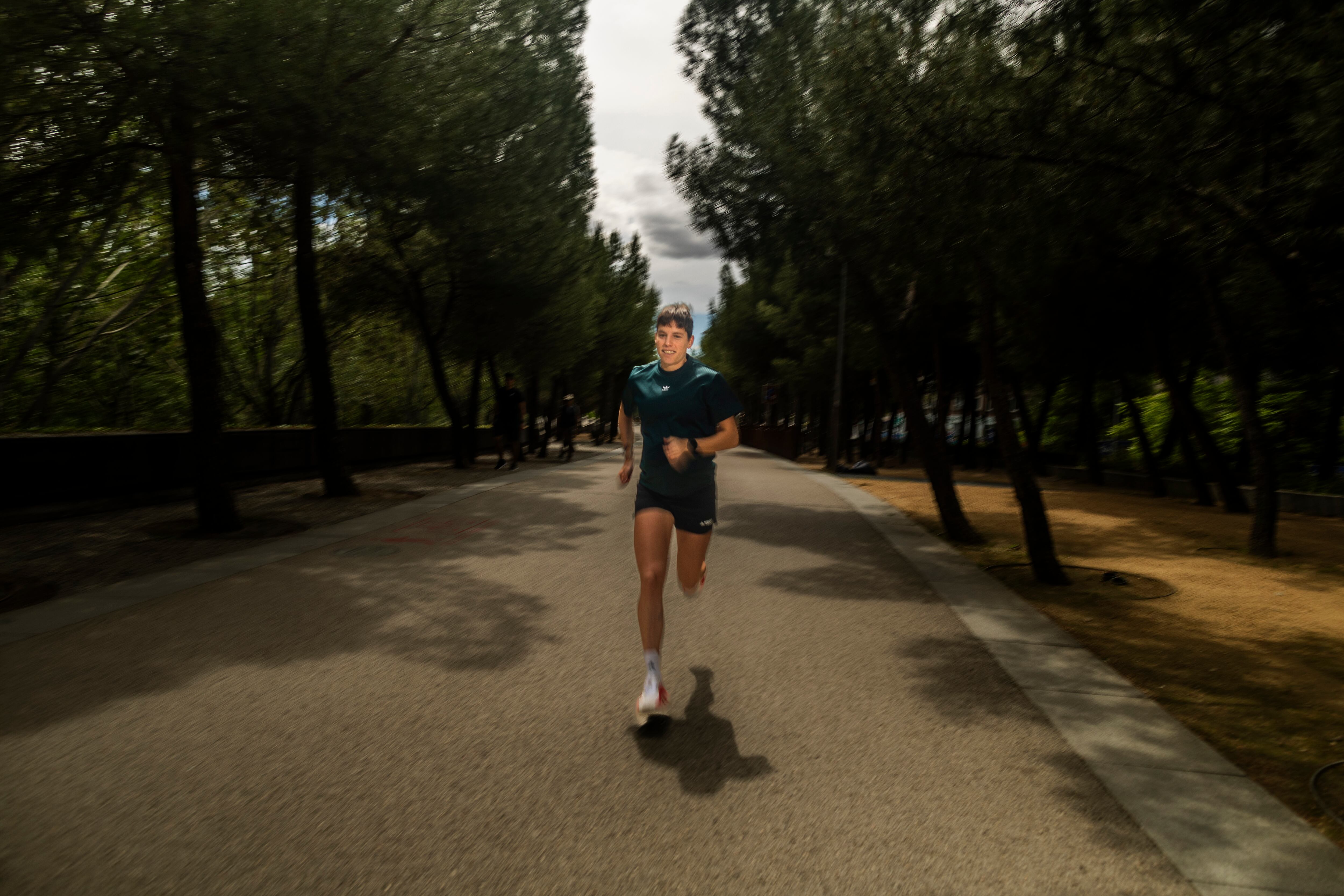 Marta Pérez, atleta embarazada de siete meses, en Madrid Río.