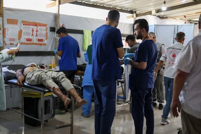 El centro de salud de MSF en Al Mawasi recibe pacientes heridos mientras intentaban conseguir alimentos para sus familias en Gaza.