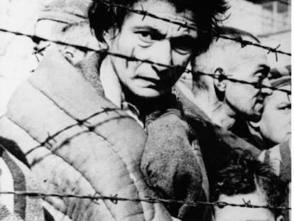 Prisioneros en el campo de concentraci&oacute;n de Auschwitz.