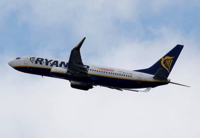 Un avión de Ryanair cerca de Toulouse, Francia