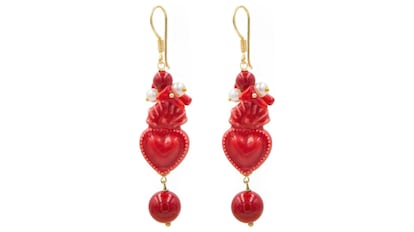 Pendientes de corazones.