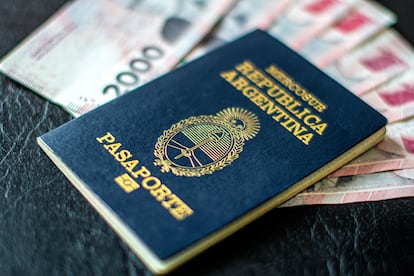 Detalle de un pasaporte argentino.