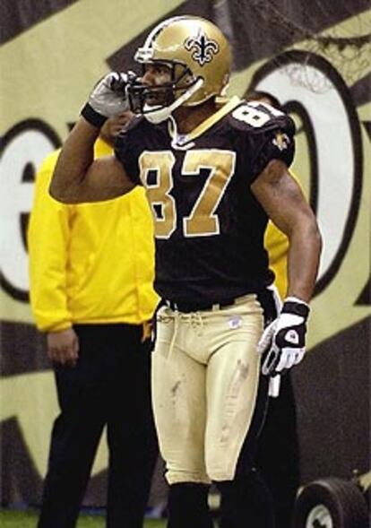 Joe Horn hace el numerito del móvil.