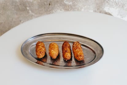 Croquetas de salchicha seca y almendras, uno de los éxitos de Mapa Taberna.