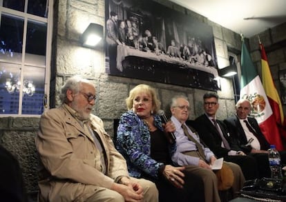 Left to right: Arturo Ripstein, Silvia Pinal, Jos&eacute; de la Colina, Alberto Gironella and Juli&aacute;n Pablo.