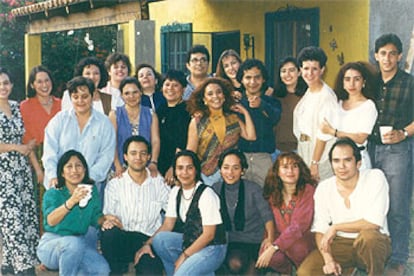 Letizia Ortiz, en la fila superior, con sus compañeros en la Universidad de Guadalajara.
