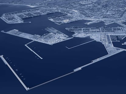 Imagen aérea del Puerto de Valencia y del nuevo dique norte, donde se planea construir la terminal Norte de mercancías.